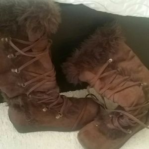 Boots with fur