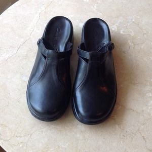 Black leather Clarks