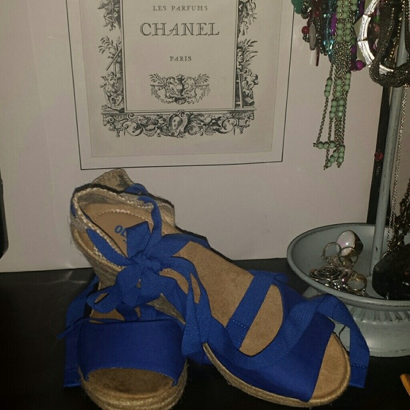 Old navy lace up wedges