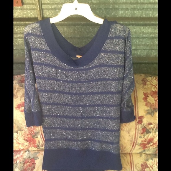 **SALE** Navy and White knitted top