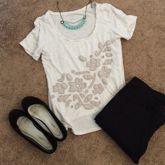 🚫TRADE - 🚫butterfly1179 - Ann Taylor LOFT Shirt
