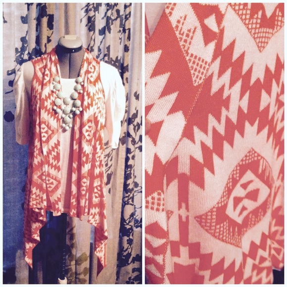 ❌BUNDLED❌ but I have a L available in my closet - Picture 2 of 4