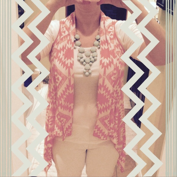 ❌BUNDLED❌ but I have a L available in my closet - Picture 3 of 4