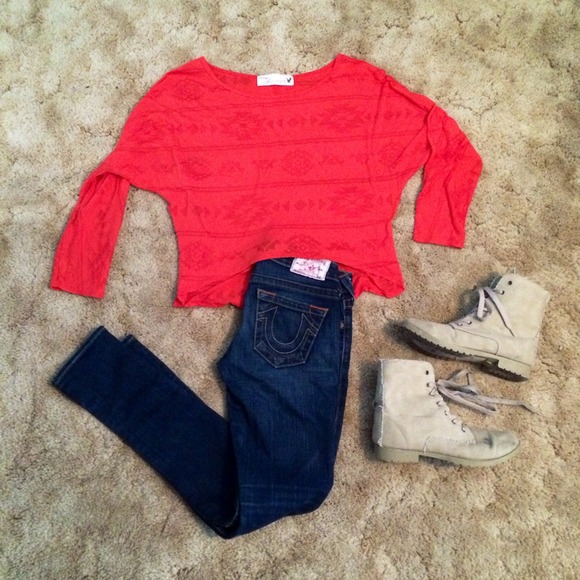 ❌SOLD❌⭐️HP 10/12⭐️ Aztec Print Top