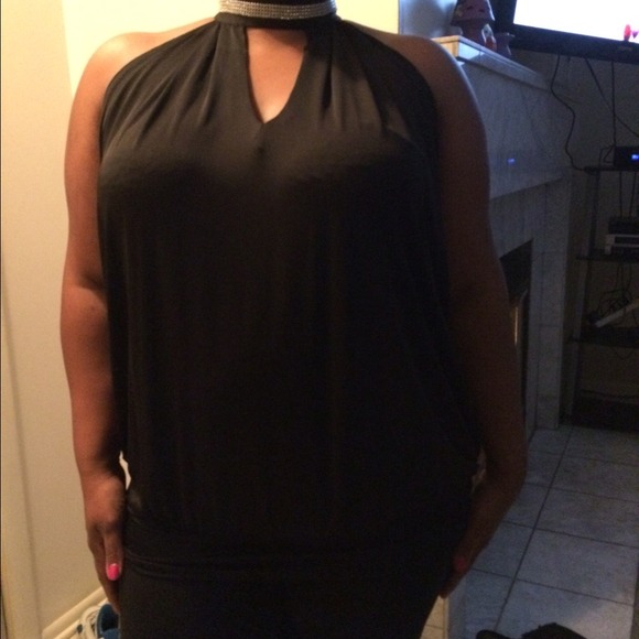 Cute black top - Picture 4 of 4