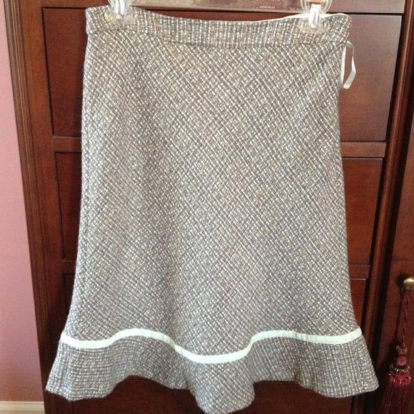 Gap tweed skirt.