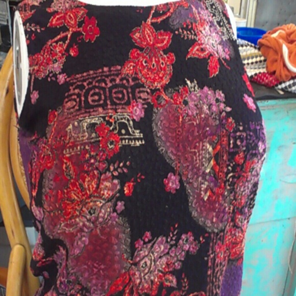 TANK TOP - Picture 2 of 2