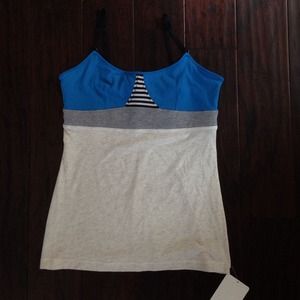 TRADE 🚫 Lululemon contentment triangle tank 10