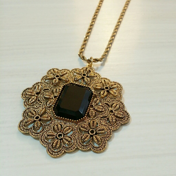 *SOLD* Victorian Pendant Necklace