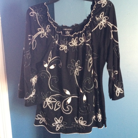 Great black floral top - Picture 1 of 1