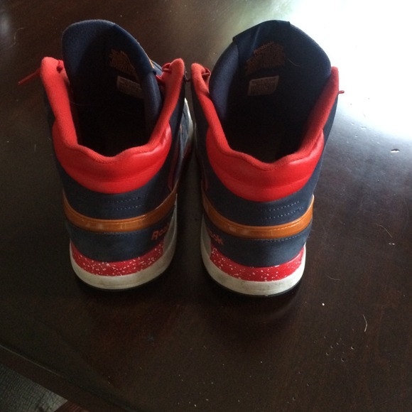 Reebok - Picture 2 of 4
