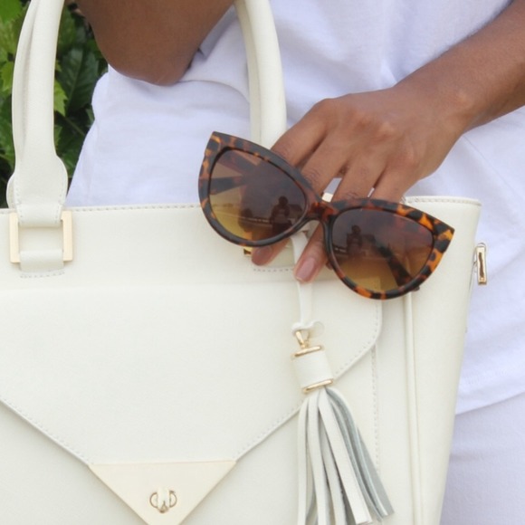 Tortoise Shell Sunnies