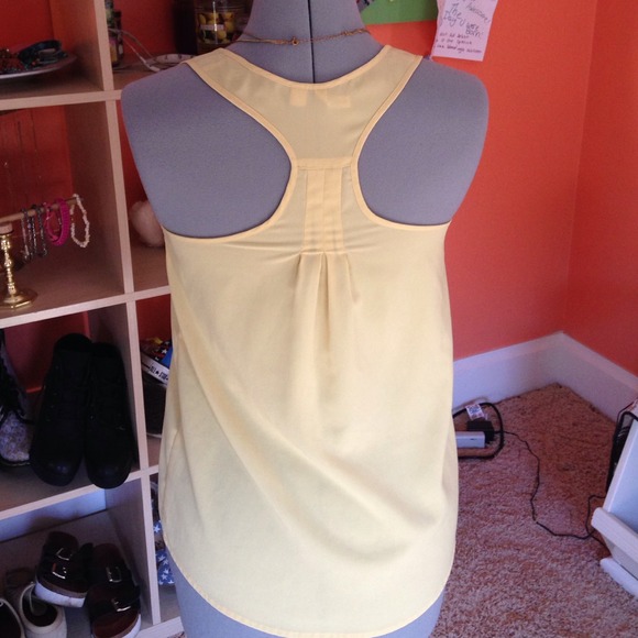 Yellow chiffon top - Picture 2 of 4