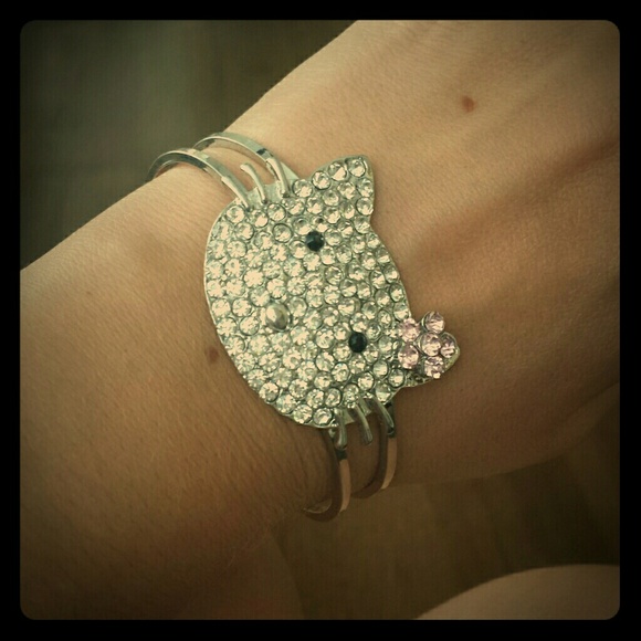 Hello kitty bracelet
