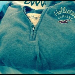 Hollister Sweatshirt