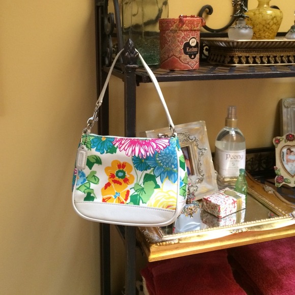 Coach Handbag - Picture 4 of 4