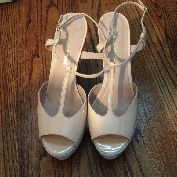 Pour La Victoire Nude Heels
