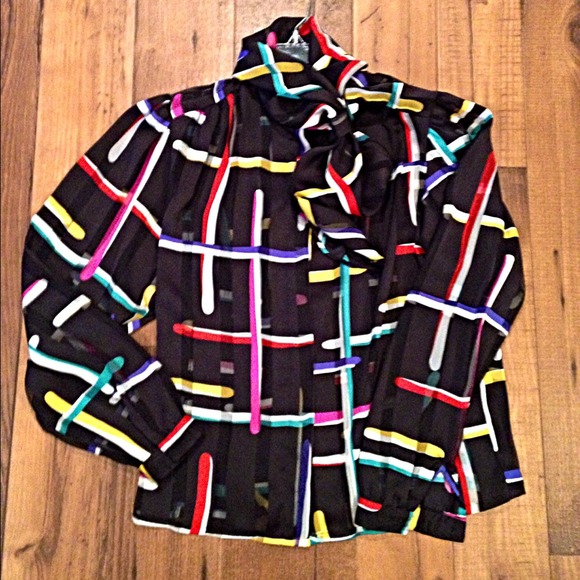 vintage nicola Tops - Gorgeous Vintage! Looped color with lots of color!