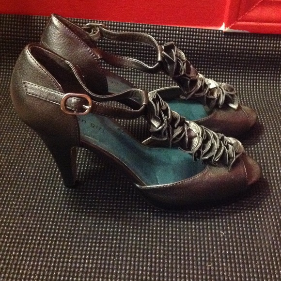 gunmetal t-strap pumps