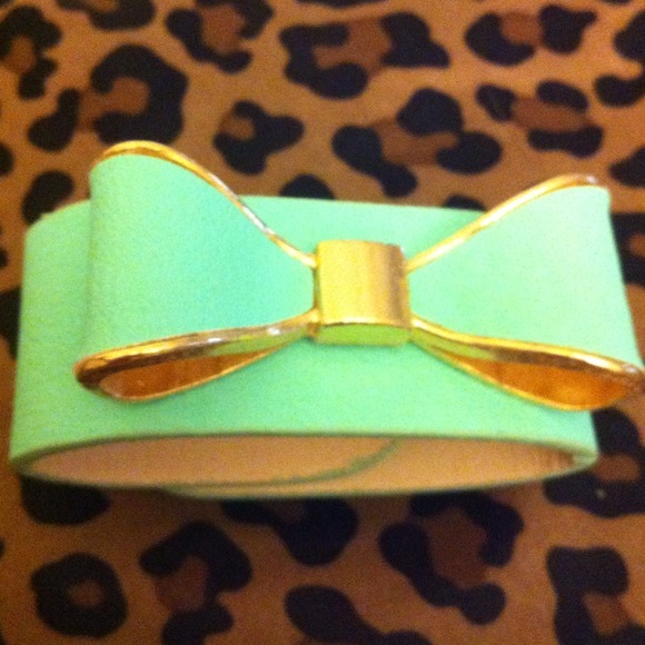 Bow Bracelet 🎀