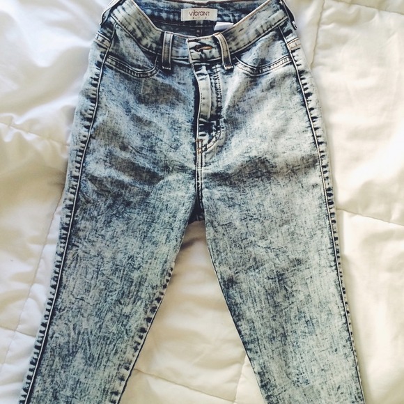 High waisted acid wash jeans