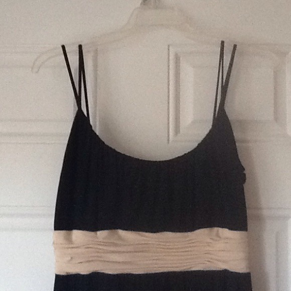 ❌sold❌Black and cream dress *B2G1FREE - Picture 2 of 3