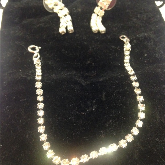 3 piece Rhinestone set. BNWOT bracelet / earrings