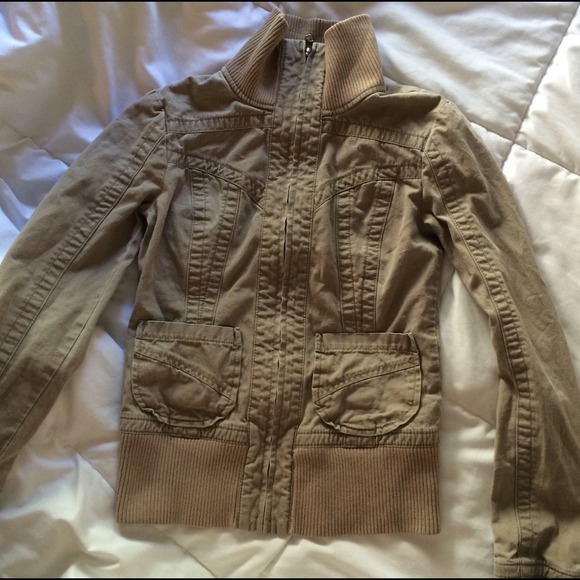 Khaki bomber jacket ‼️REDUCED‼️