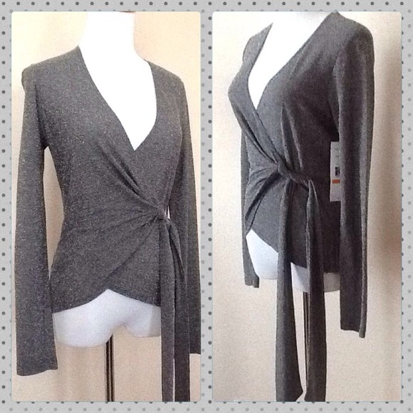 ❌❌ SOLD ❌❌ NWT Karen Kane Metallic Top - Picture 2 of 4