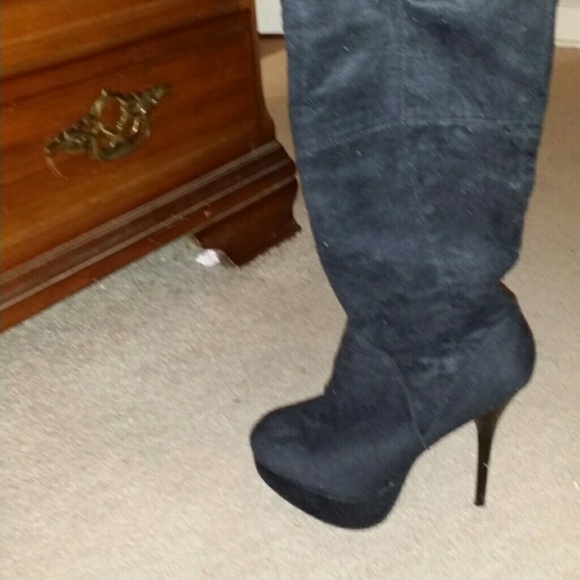 Fur boots