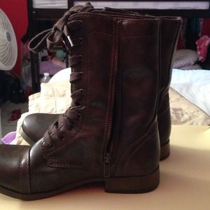 Combat boots
