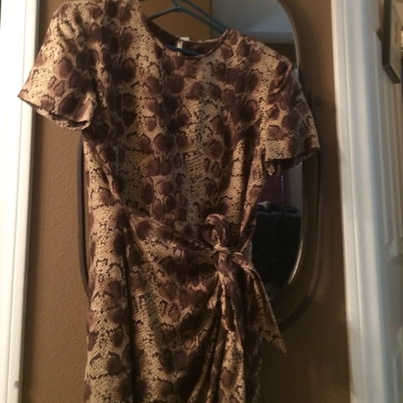 Snake print 100% silk work or after work dress. - Picture 4 of 4