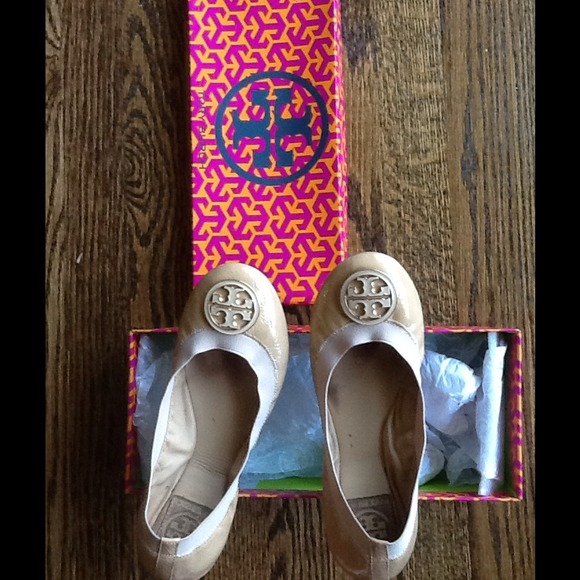 SALE!! Tory burch Caroline flats