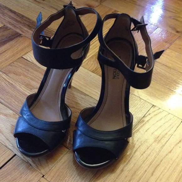 Black leather thick strap heels - Picture 1 of 4