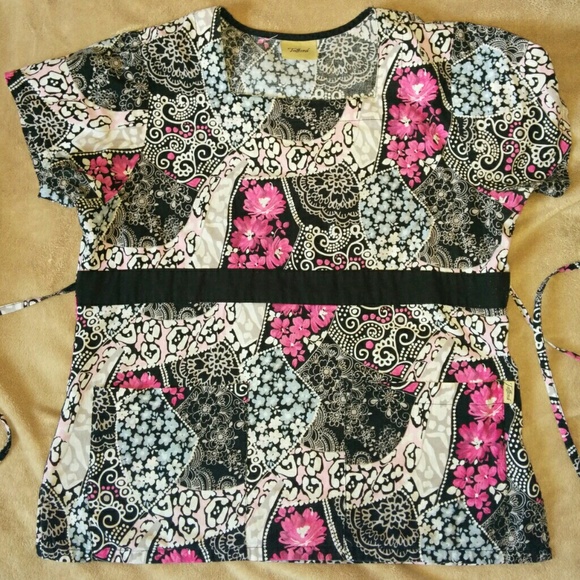 Scrub top