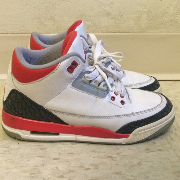 Jordan Retro 3's Fire Red