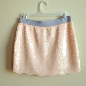 BCBG sequin scallop mini skirt !