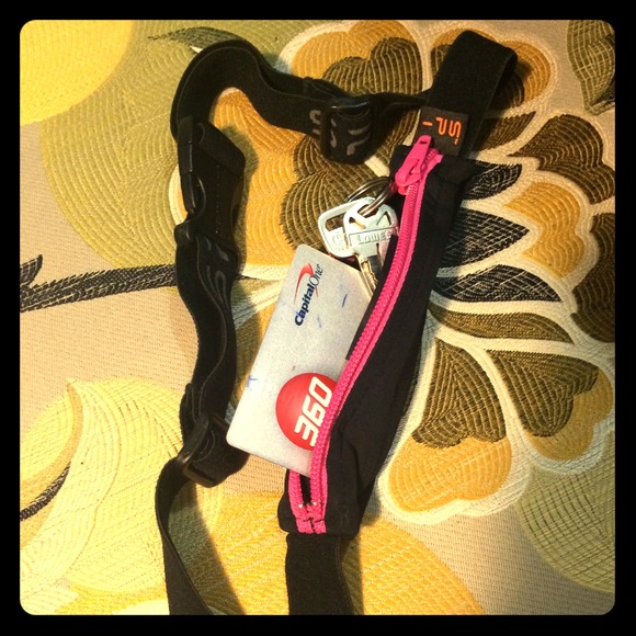 SPIbelt personal items belt. Great for runners!