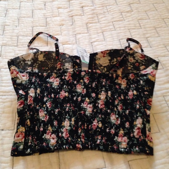 Top - Picture 2 of 3