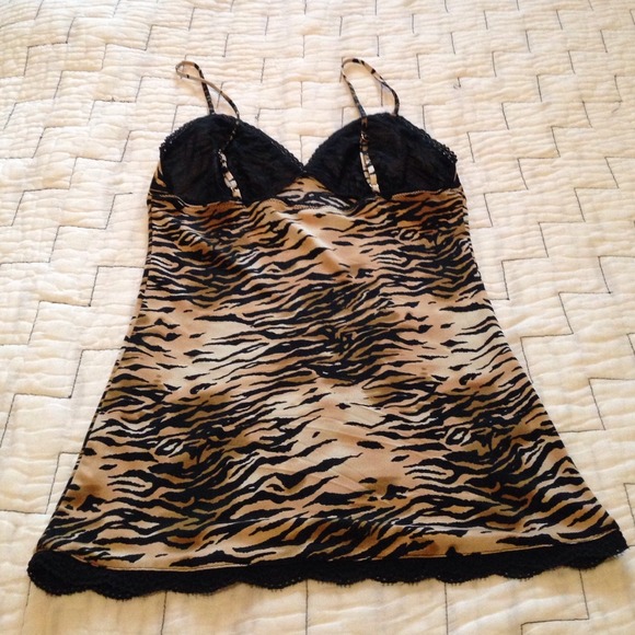 Top - Picture 2 of 3