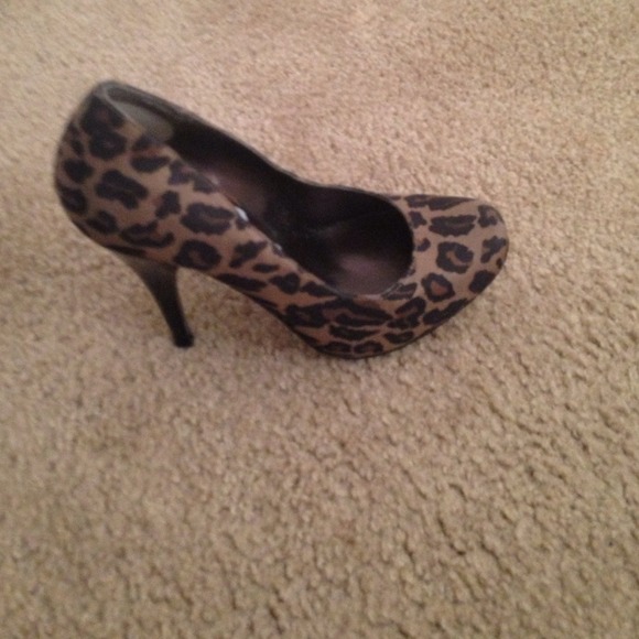 Steve Madden leopard print hills - Picture 1 of 3