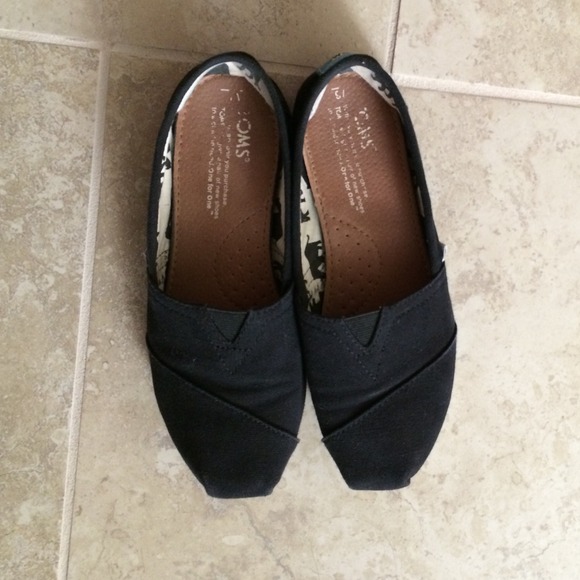 Toms shoes
