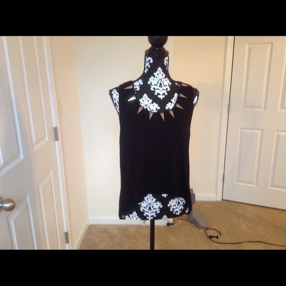 Trendy Black Sleeveless Top with transparent back