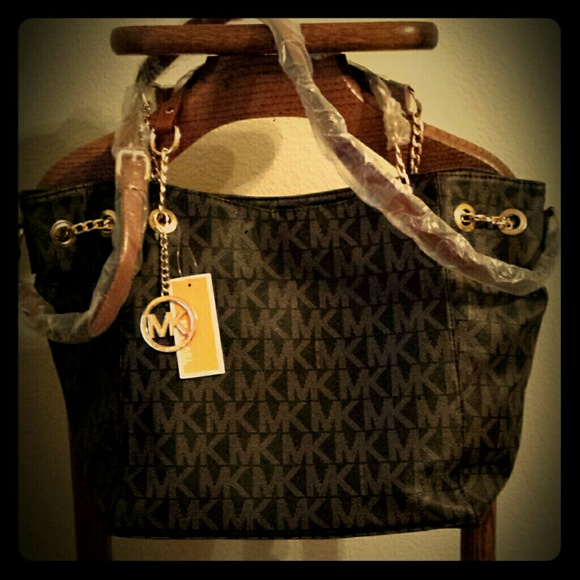 Hold for kassandrajewel. Not for sale.