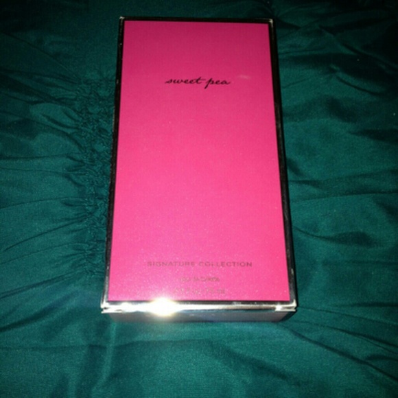 Bath and body sweet pea perfume