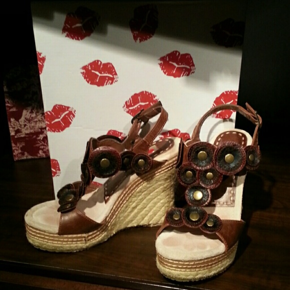 Two Lips Shoes - SOLD in bundle...Wedge sandles