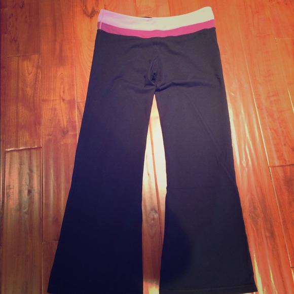 Lululemon pants pink strip