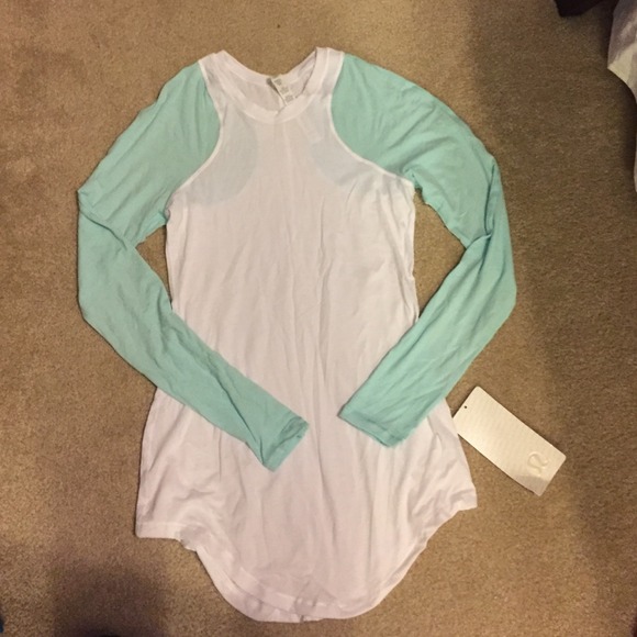 🌟🌟SOLD🌟🌟Lululemon Digni Tee