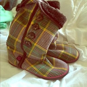 Warm boots for the coming seasons!