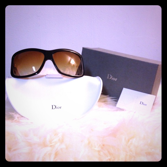 CHRISTIAN DIOR Sunglasses Lovinglydior 1